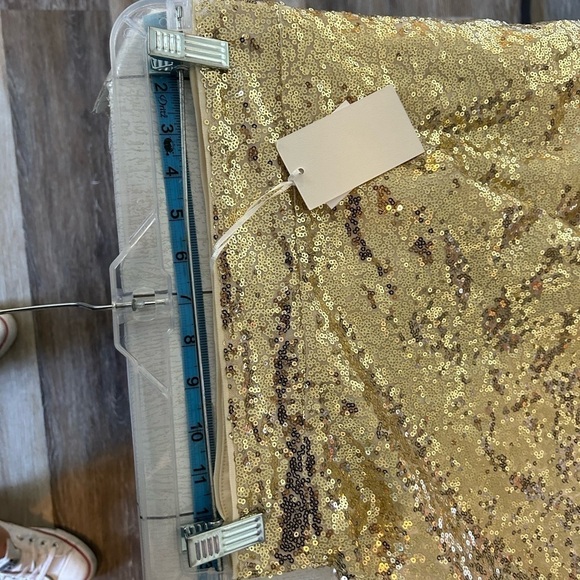 NWT, Grace Karen gold all over sequent skirt small - Picture 3 of 10